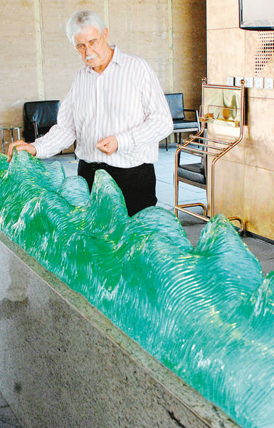 雕塑藝術(shù)大師和他的作品。記者 張波 攝